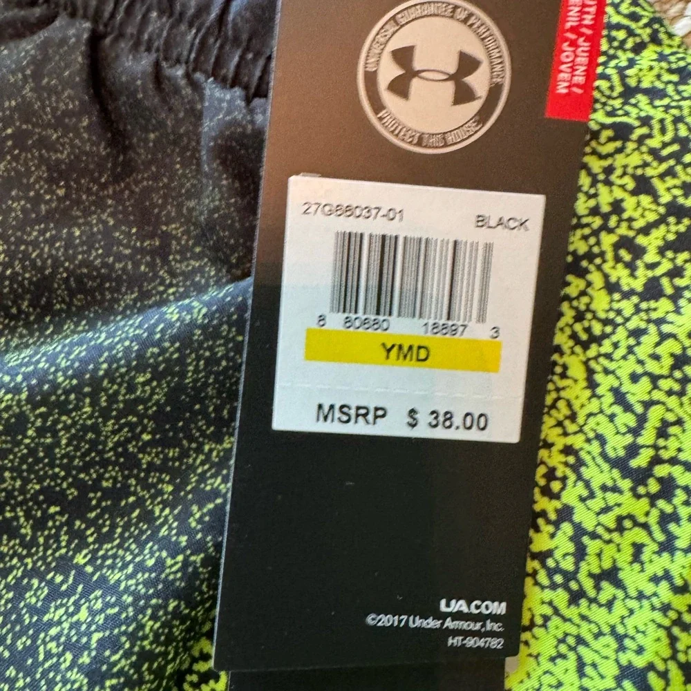 NWT - Under Armour Boy’s Black and Yellow Swim Trunks size M